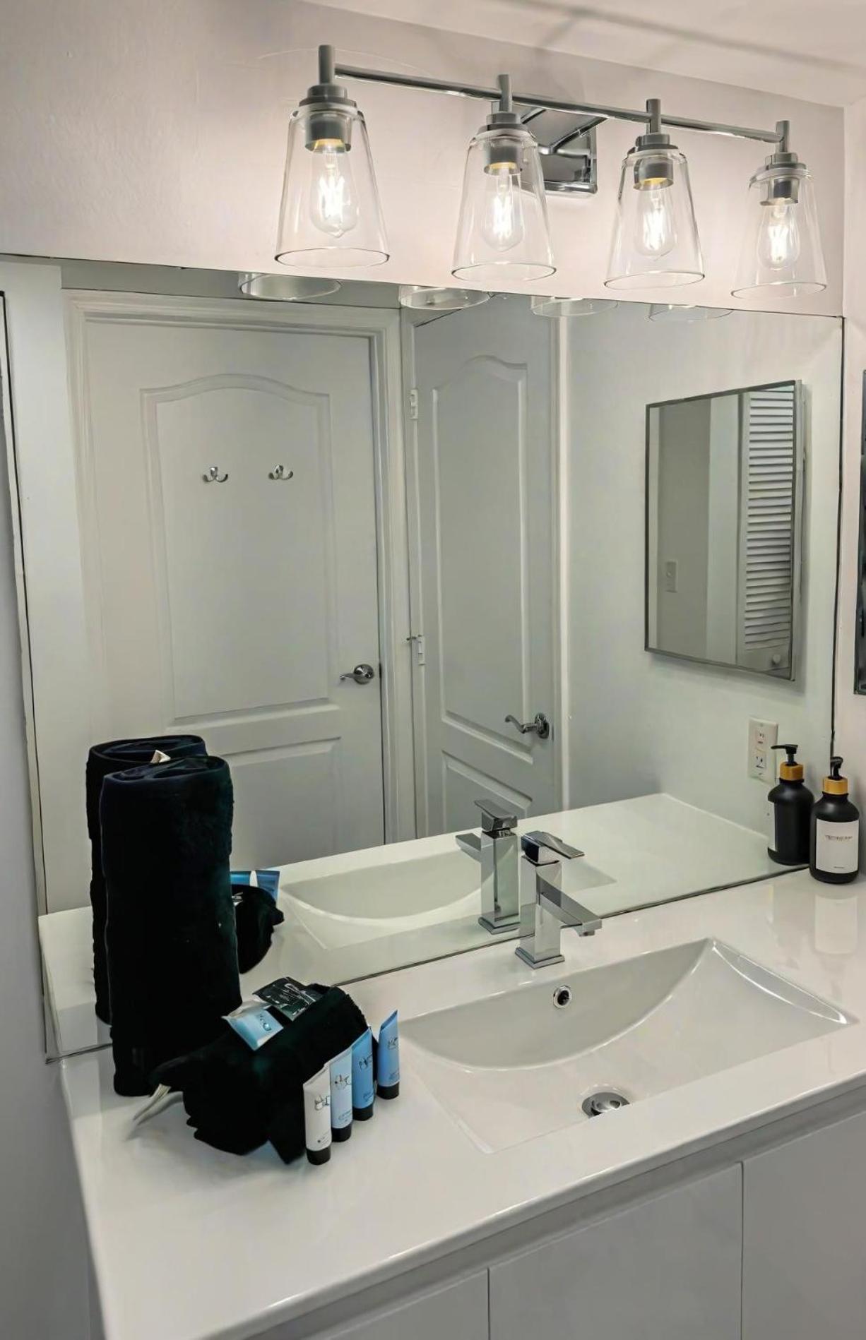Апартаменты Elegant Centric Vibrant Pool Jacuzzi Free Parking Майами Экстерьер фото